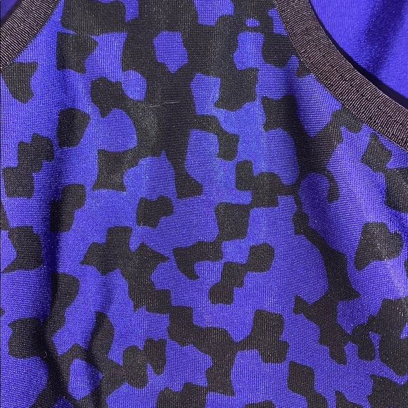 Under Armour Sports Bra - Picture 3 of 3